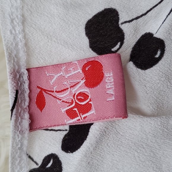 Lucy love cherry top - Picture 2 of 4